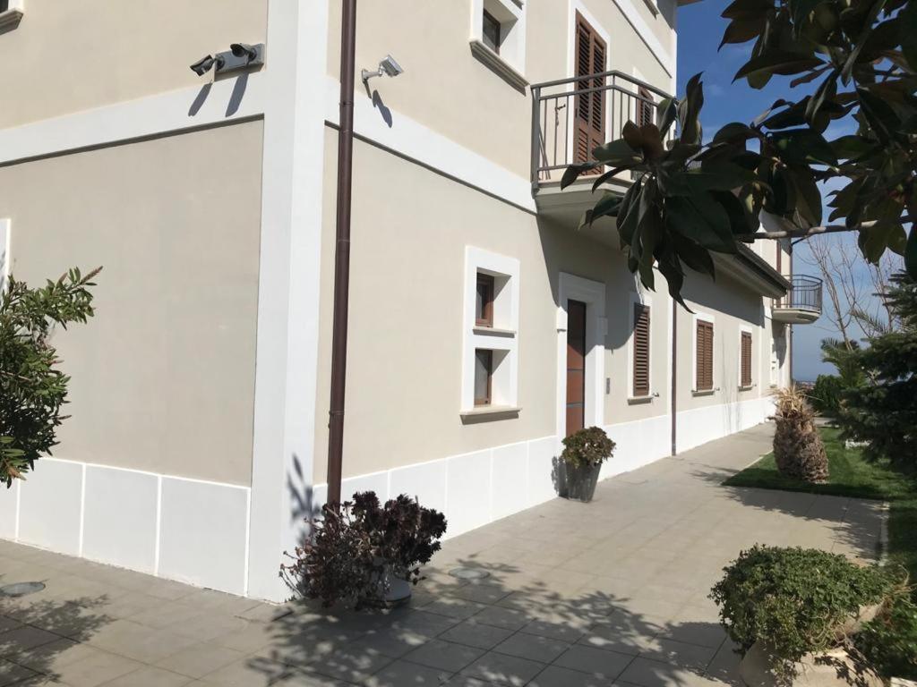 קוריליאנו קלאברו Villa Torre Degli Ulivi מראה חיצוני תמונה