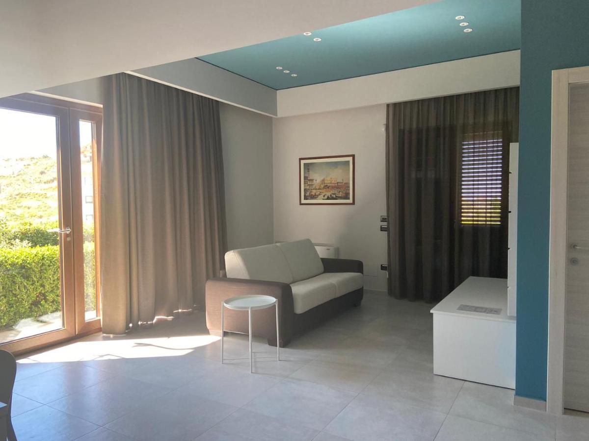 קוריליאנו קלאברו Villa Torre Degli Ulivi מראה חיצוני תמונה